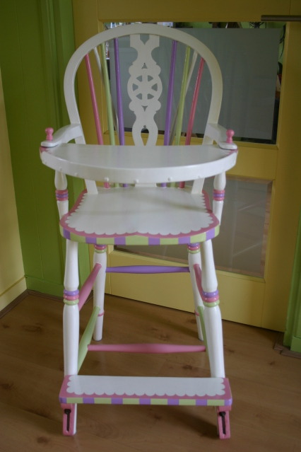 Daddy fixed up an old high chair for me! &lt;3 Its a bit bigger than a normal baby one and a per