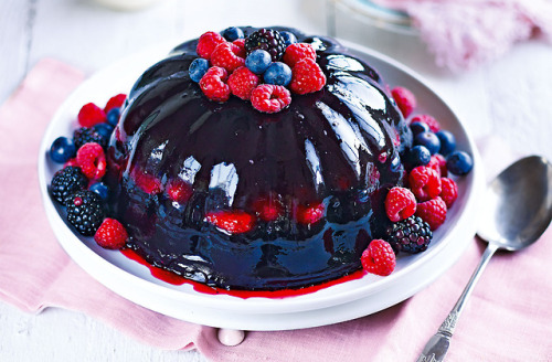 Blackcurrant and cassis jelly with berries