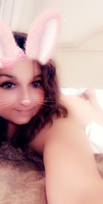 sbelle1217:  Bored in the hotel room