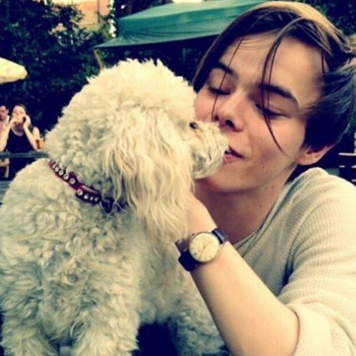 No Icon De Sherlock, Mas Eu Achei Essas Fotos Dos Meus Filhos E Precisei Fazer Icons. Like Or @hhlmes