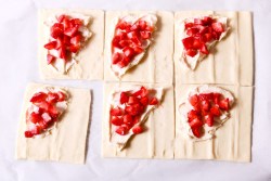 sweetoothgirl:    STRAWBERRY CHEESECAKE TURNOVERS