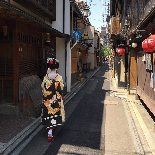 geisha-kai:  May 2015: maiko Ayaha by @samuraimantaro on Instagram