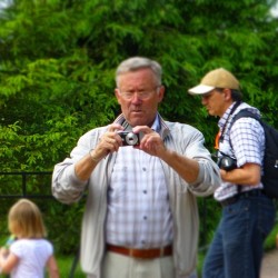 #Peterhof. #Moments &amp; #portraits 11/37 / #Father #Папа  #portrait #photographer #oldboy #glasses #walk #walking #park #green #trees #travel #spb #StPetersburg #Russia #street #streetphotography #lumix