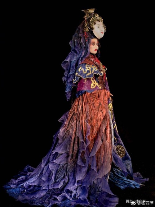 dressesofchina: Costumes for dance performance Pingtan Impressions. Designed by Cui Xiaodong