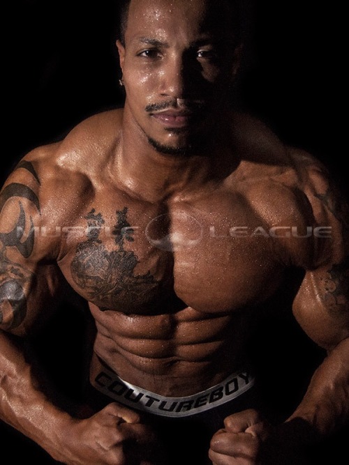 Some men just reek so much sex appeal!!!