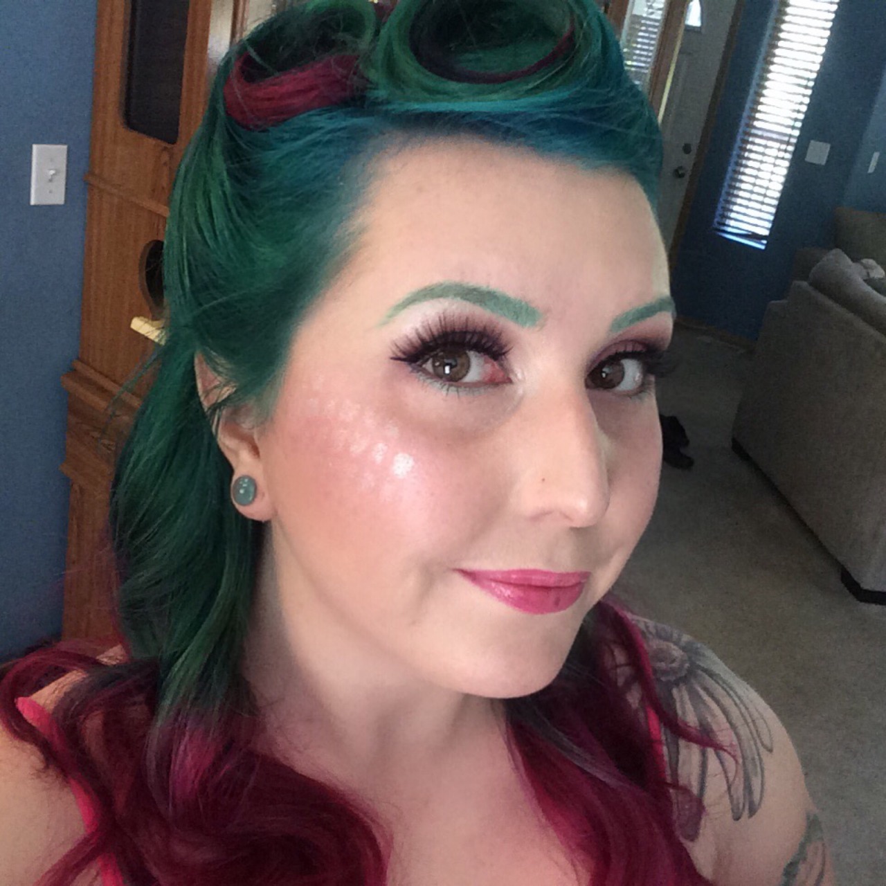 purrr-maid: purrr-maid:  New mermaid hair 💕🐚💚  Mermaid hair was fun too