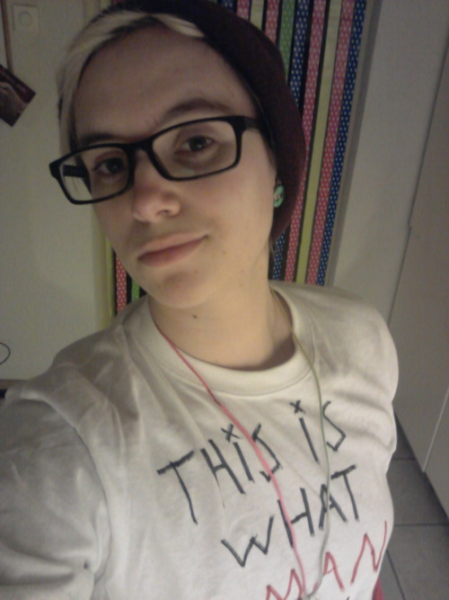 turtle-pride:“This is what a man looks like”Don’t ever just assume someones gender.#tdov #trans #nonbinary