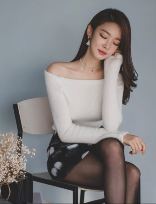 Jung Yoon 정윤