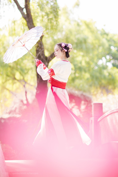 hanfugallery: Traditional Chinese clothing, hanfu. 悠然