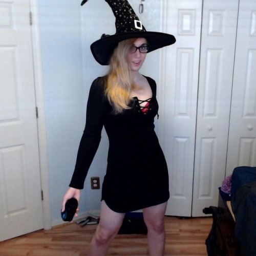 I went with the witches hat (^_^)