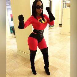 becausethighs:  Ms. Freaking Incredible!!! 👑🙋🏽💪🏽💋💁🏽 Adult time!!! #happyhalloween #MoMo #MonyettaShaw #halloween2015 #ijustmight 😝 