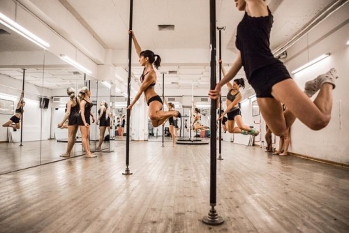 Shot promotional photos for the pole dance school “Pole Virtù Terni” in Terni, Umbria. These women a