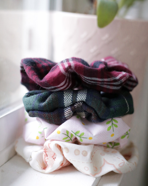 cute handmade scrunchies, from Indigo + Blanket Designs. Okanagan-based small business. Shipping ava