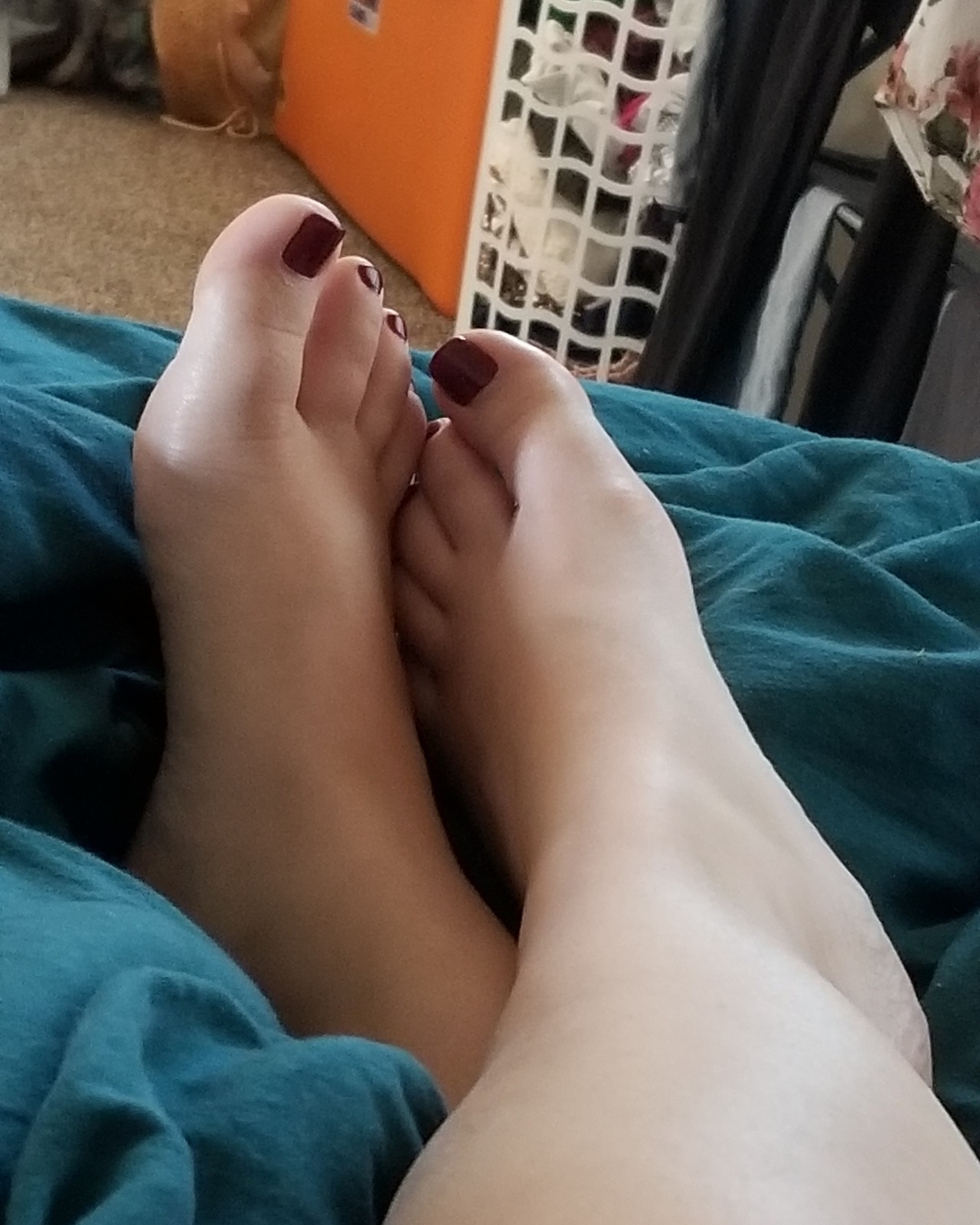4allth3marbl3s:  A little foot fun