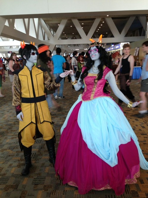 pyropi:Shhh Empress Feferi and Royal Computroller Sollux are totally on a date at Otakon don’t tell 