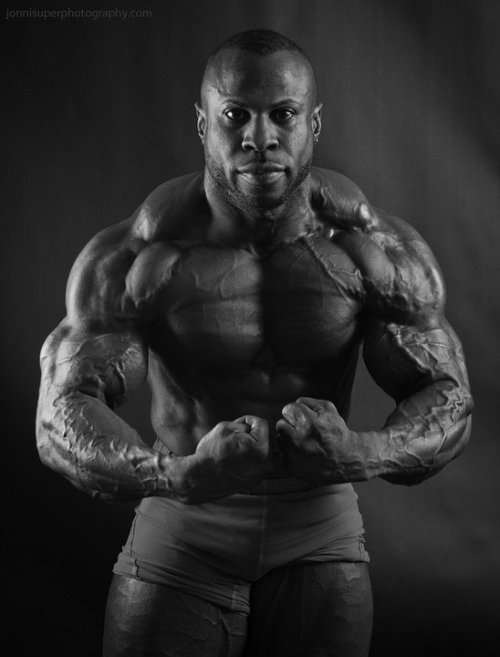 jivvii:  Mboya Edwards  I used to want a brolic physique like this… NOT anymore!