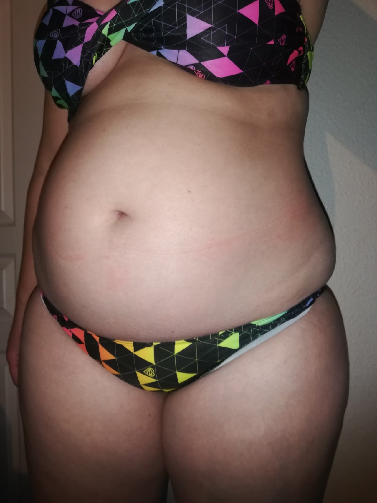 maxxy-b:I’m ready for this summer 😎When I suck my belly in I almost look skinny 😏