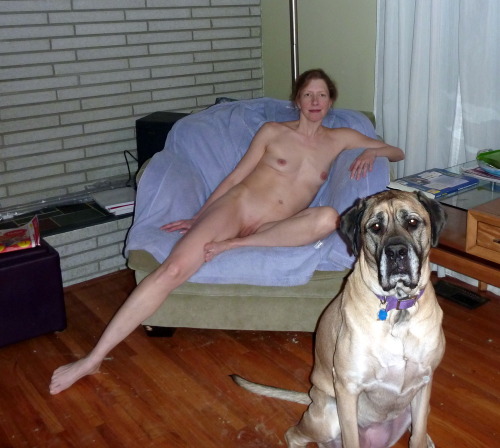 dudenopants: Kris nude, even better- with the dog
