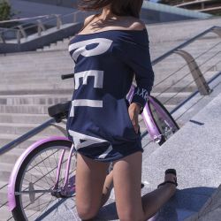 bikes-bridges-beer:  #bike #girl via http://ift.tt/21HAL5n