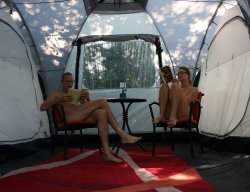 megacrownpoint35:  naturistelyon: Naked camping  Inexpensive way to get out there. 