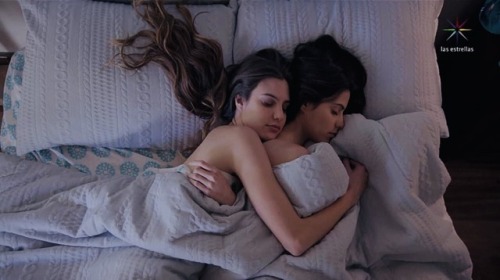 thatgirlwholovesgirls: THE MORNING AFTERthey are so cute asdfghjklasd