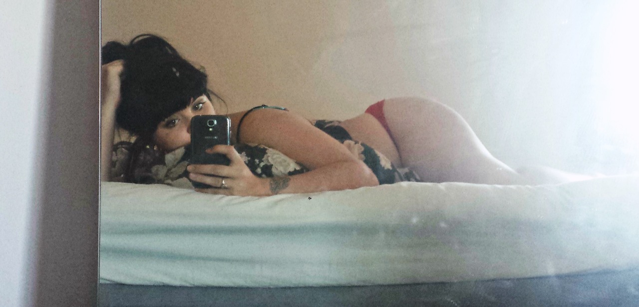 xyourbabygirlx:  touch me 