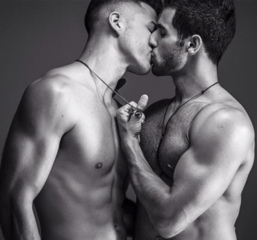 Gay Kissing