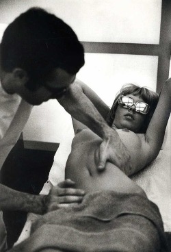 tamburina:  Frank Horvat Séance de Massage,