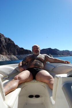 bigblokes:  Hairy Russian Daddy  Fuck that’s