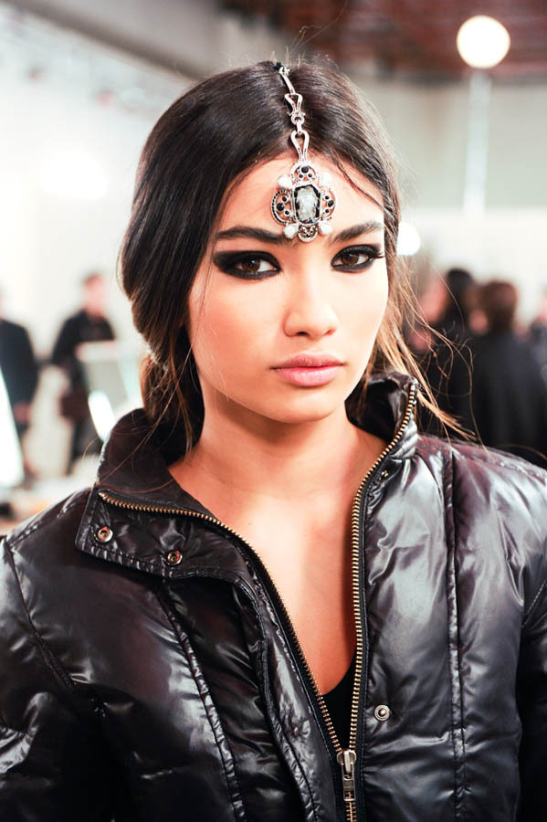 pixelatedboobs:  cantaloupemilk:  Chanel pre-fall 2012 model, Kelly Gale  baby