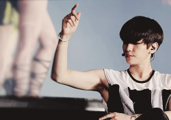 baekzone:  Baek’s squishy arms and beautiful hands ;;; 