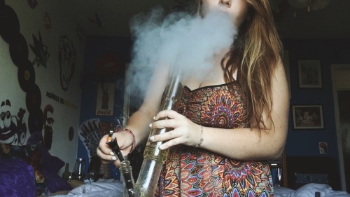 She’s so gorgeous!  I’d love to smoke with her..  <3