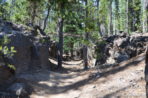 connie-awanderingsoul:Hiking through a small canyon at Sparks Lake 