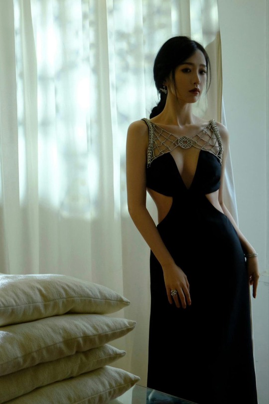 allthethingspdx:Ester Yu adult photos