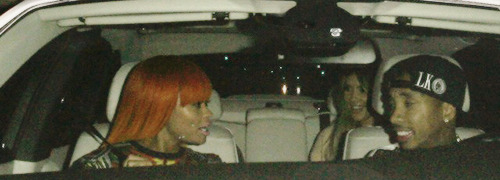 champagne-paradise:  fuckyeahtygatyga: Tyga, Blac Chyna and Kim K  omg. It’s kim.. I’ve seen this pi