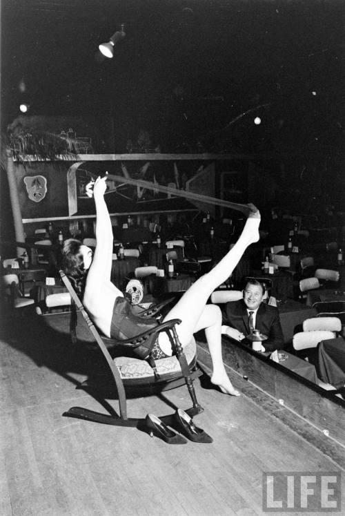 Rocking chair burlesque routine(Ralph Crane. 1961?)