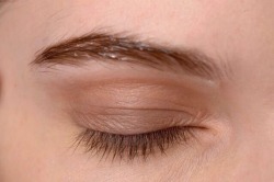 spunkh:  beauty-student:  Wet textured brows…why not  Models and a pretty vibe 