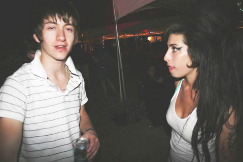 awesomepeoplehangingouttogether:Alex Turner and Amy Winehouse