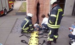 weallheartonedirection:  Today an american exchange student got stuck in a statue of a vagina which we have on campus.  I&rsquo;m studying to be a paramedic. You got to love calls like these:)They make it all worth while. Haaa