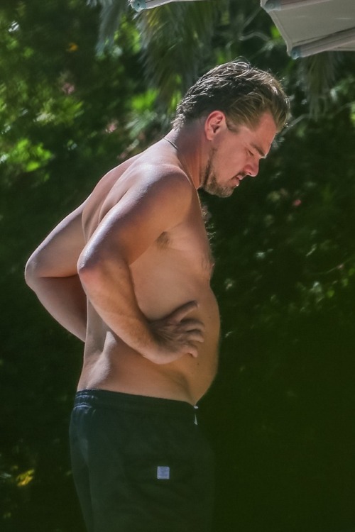 Leonardo DiCaprio The Actor Has Been Showing Off The Extra Pounds Hes Added To His Glorious Dad Bod