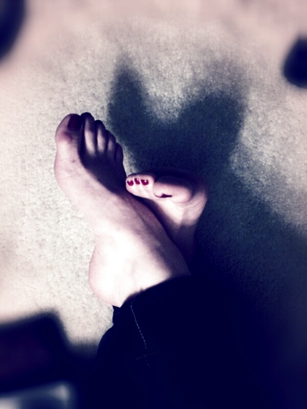 lilithdiana:  New toe color, OPI’s I’ve got the blues for red.