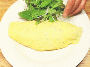 damnjongup:  tokkeki:   Omurice オムライス by Cooking with Dog   @chiveburger
