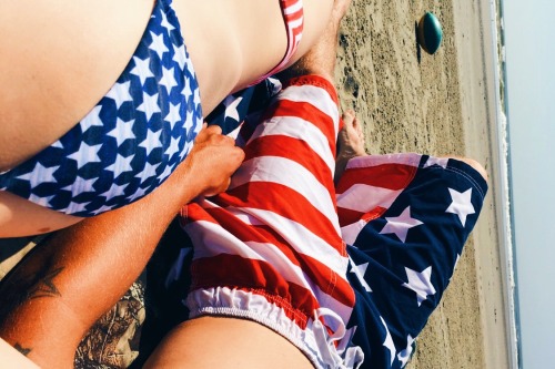 chin-upp-kid:  ‘Merica🤘🏼  Relationship goals