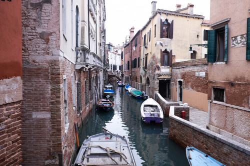 Sant'Aponal Canal, Sestiere di San Polo, Venezia More Venice on Instagram