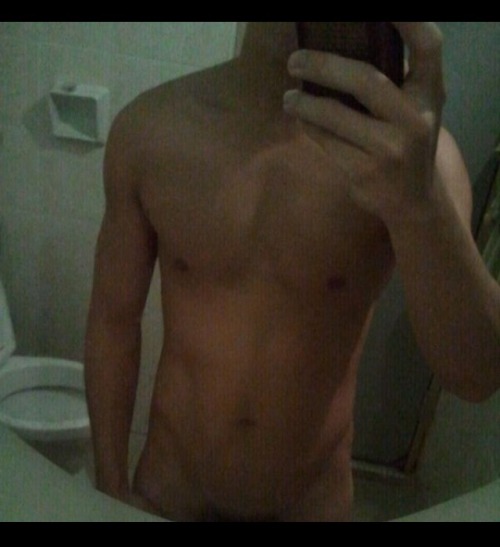 hbst-v:  sghornygayboy2:  sg-twinkboy:  6sg: 6sg.tumblr.com/archive Hottt  He is sitting in t