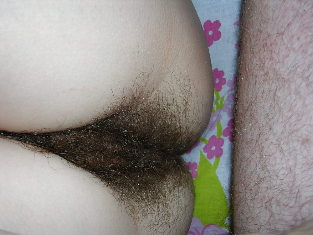 Very hairy bush pussy