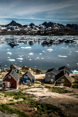 tulipnight:  Summer in Tasiilaq by greenland_com