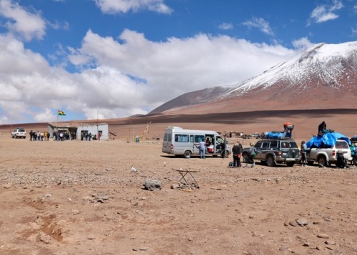 moksaryan:4x4 trip to UyuniOnce we had crossed the border between Chile and Bolivia, we got into our