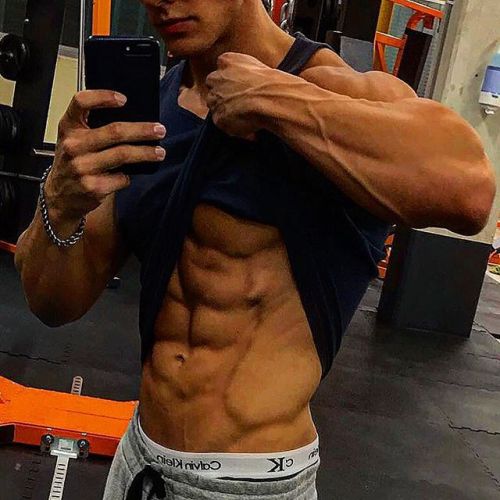 beautifulyoungmuscle:  Enis Rexhepi: bountiful biceps (and everything else)!