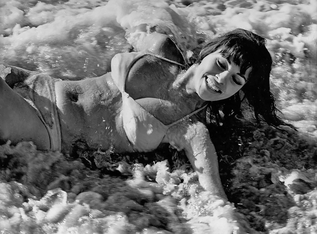 vintageruminance:  Raquel Welch - 1960s, bikini 